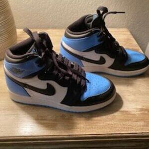 Air Jordan 1 Retro High OG GS 'UNC Toe' FD1437-400 4Y University Blue